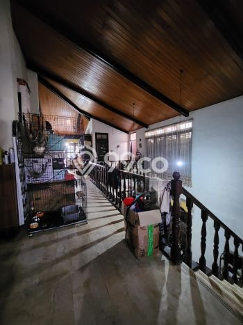 Hunian Elit LB 700m2 Siap Pakai Desain Elegan di Bintaro, Jakarta Selatan Hunian Elit LB 700m2 Siap Pakai Desain Elegan di Bintaro, Jakarta Selatan