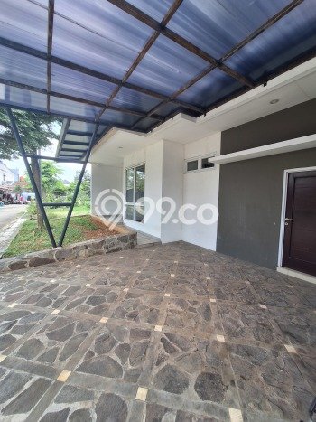 Ready to Use! Premium House LT 157m2 Desain Elegan di Veteran Ready to Use! Premium House LT 157m2 Desain Elegan di Veteran