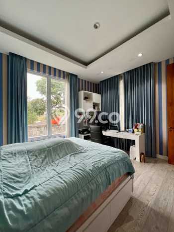 Rumah Elit LB 600m2 Siap Pakai Desain Elegan di Kemang, Jakarta Selatan Rumah Elit LB 600m2 Siap Pakai Desain Elegan di Kemang, Jakarta Selatan