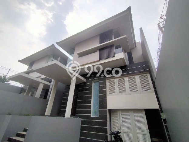 For Sale Hunian Elegan Klasik di Jakarta Selatan For Sale Hunian Elegan Klasik di Jakarta Selatan
