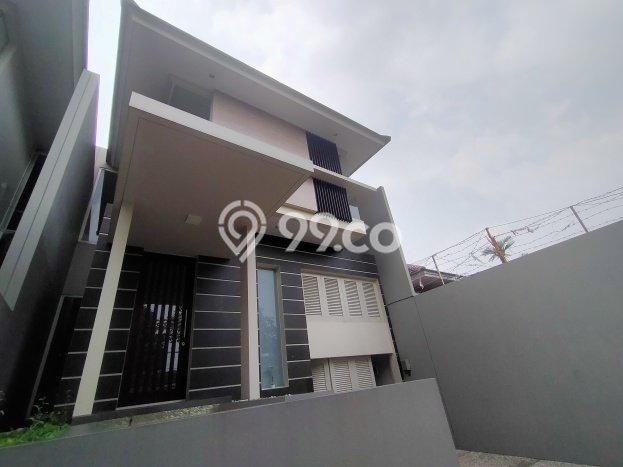 For Sale Hunian Elegan Klasik di Jakarta Selatan For Sale Hunian Elegan Klasik di Jakarta Selatan