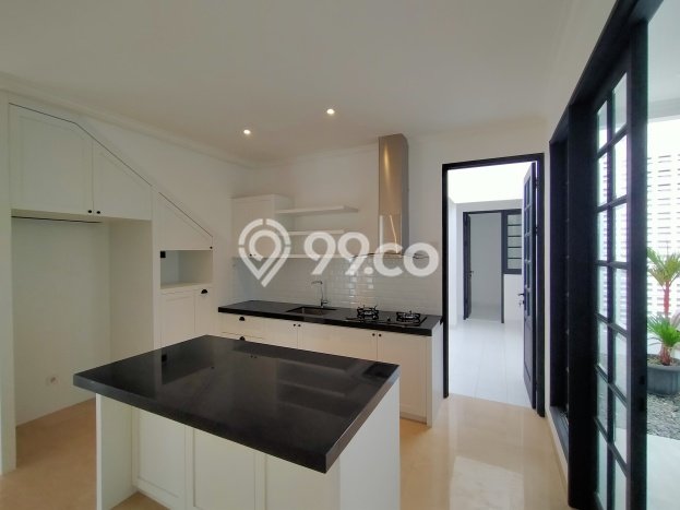 Rumah Luxury Modern Tanpa Renovasi di Lebak Bulus Jakarta Selatan Rumah Luxury Modern Tanpa Renovasi di Lebak Bulus Jakarta Selatan