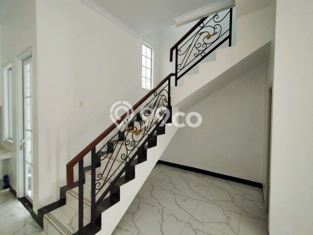 Jual Rumah Minimalis Bagus Punya 4 KT di Ciganjur Jakarta Selatan SHM Jual Rumah Minimalis Bagus Punya 4 KT di Ciganjur Jakarta Selatan SHM