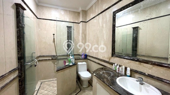 Rumah Mewah LB 1200m2 Siap Huni Desain Elegan di Pondok Indah, Jakarta Selatan Rumah Mewah LB 1200m2 Siap Huni Desain Elegan di Pondok Indah, Jakarta Selatan