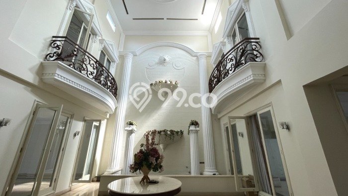 Rumah Mewah LB 1200m2 Siap Huni Desain Elegan di Pondok Indah, Jakarta Selatan Rumah Mewah LB 1200m2 Siap Huni Desain Elegan di Pondok Indah, Jakarta Selatan