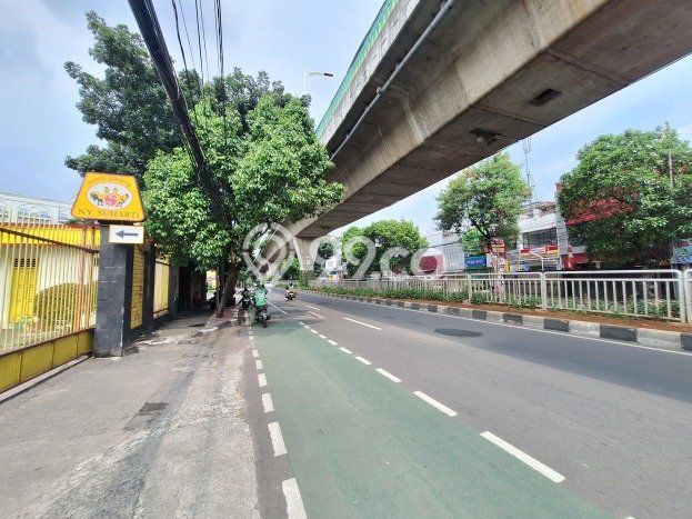 HARGA MENARIK! Tanah di Mampang, Luas 1878m2m², Area Asri HARGA MENARIK! Tanah di Mampang, Luas 1878m2m², Area Asri