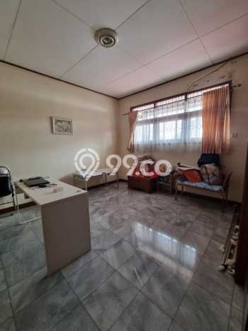 Hunian Mewah LB 270m2 Siap Huni Desain Elegan di Veteran, Jakarta Selatan Hunian Mewah LB 270m2 Siap Huni Desain Elegan di Veteran, Jakarta Selatan