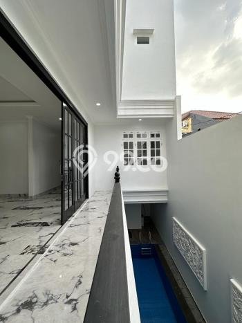 Rumah Mewah Siap Huni LT 247m2 di Cilandak, Jakarta Selatan Rumah Mewah Siap Huni LT 247m2 di Cilandak, Jakarta Selatan