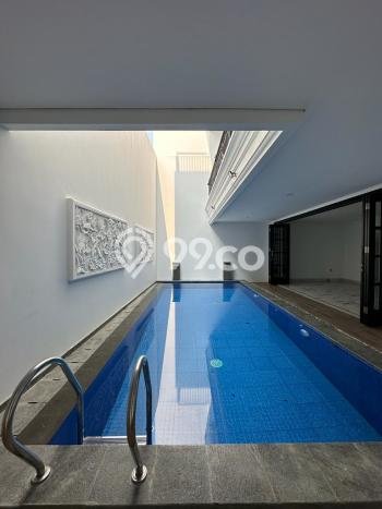 Rumah Mewah Siap Huni LT 247m2 di Cilandak, Jakarta Selatan Rumah Mewah Siap Huni LT 247m2 di Cilandak, Jakarta Selatan