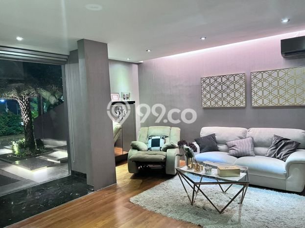 Rumah Elit Modern Tanpa Renovasi di Veteran Jakarta Selatan Rumah Elit Modern Tanpa Renovasi di Veteran Jakarta Selatan