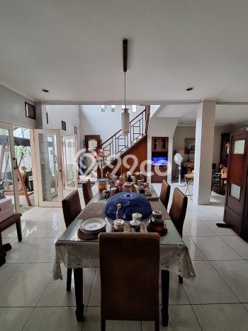 Siap Huni Rumah Mewah 4 Kamar di Kebayoran Lama Dekat ke Mana Pun Siap Huni Rumah Mewah 4 Kamar di Kebayoran Lama Dekat ke Mana Pun