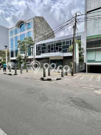 Ruko Dijual Lokasi Emas di Kebayoran Baru Luas 420m2 Ruko Dijual Lokasi Emas di Kebayoran Baru Luas 420m2