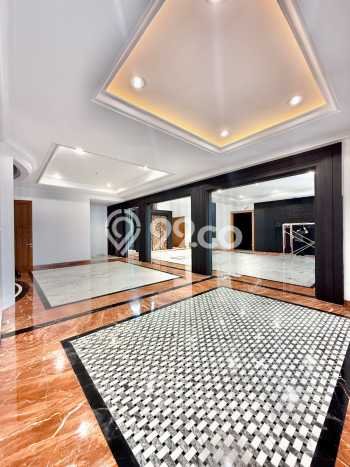 Hunian Mewah LB 1600m2 Siap Pakai Desain Elegan di Pondok Indah, Jakarta Selatan Hunian Mewah LB 1600m2 Siap Pakai Desain Elegan di Pondok Indah, Jakarta Selatan