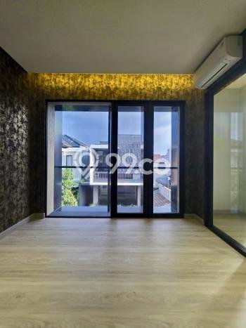 Hunian Elit LB 450m2 Siap Huni Desain Elegan di Pondok Indah, Jakarta Selatan Hunian Elit LB 450m2 Siap Huni Desain Elegan di Pondok Indah, Jakarta Selatan