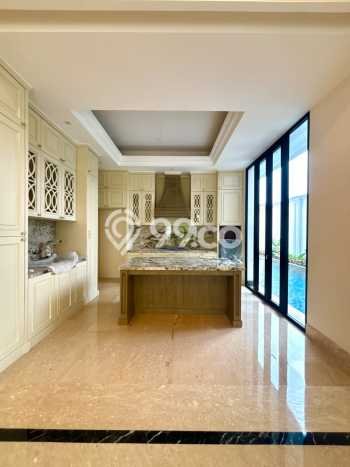 Ready to Use! Luxury House LT 250m2 Desain Modern di Cipete Ready to Use! Luxury House LT 250m2 Desain Modern di Cipete