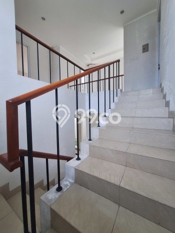 Ready to Use! Premium House LT 157m2 Desain Elegan di Veteran Ready to Use! Premium House LT 157m2 Desain Elegan di Veteran