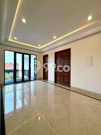 Ready to Use! Luxury House LT 250m2 Desain Modern di Cipete Ready to Use! Luxury House LT 250m2 Desain Modern di Cipete