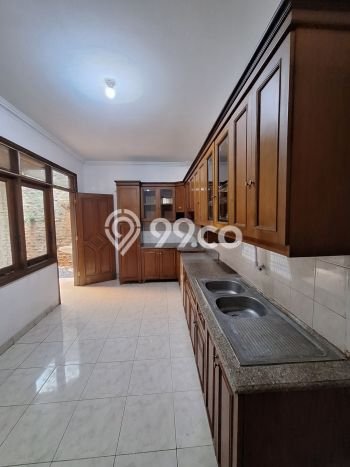 Dijual Rumah Premium dengan Fasilitas Sekitar Lengkap di Kebayoran Baru, Jakarta Selatan Dijual Rumah Premium dengan Fasilitas Sekitar Lengkap di Kebayoran Baru, Jakarta Selatan