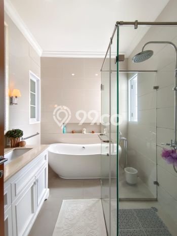 Siap Huni Rumah Mewah 4 Kamar di Kebayoran Baru Dekat ke Mana Pun Siap Huni Rumah Mewah 4 Kamar di Kebayoran Baru Dekat ke Mana Pun
