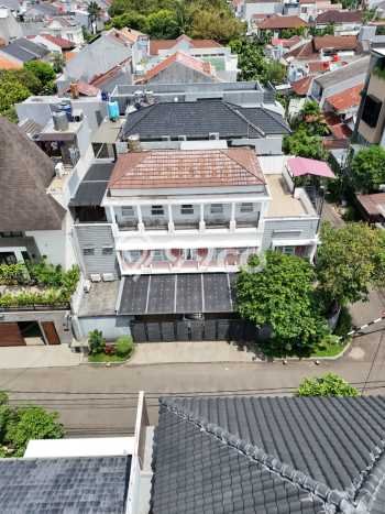 Rumah Mewah LB 310m2 Siap Pakai Desain Elegan di Pondok Indah, Jakarta Selatan Rumah Mewah LB 310m2 Siap Pakai Desain Elegan di Pondok Indah, Jakarta Selatan