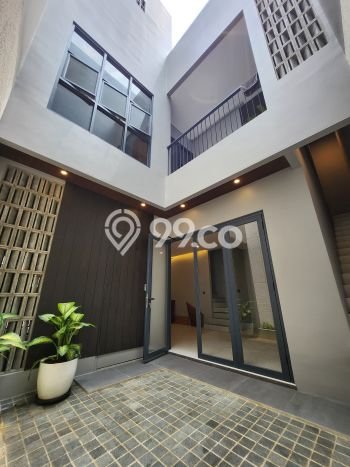 Rumah Luxury Modern Siap Huni di Pondok Indah Jakarta Selatan Rumah Luxury Modern Siap Huni di Pondok Indah Jakarta Selatan