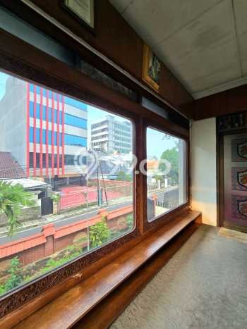 Rumah Luxury Modern Siap Huni di Cikini Jakarta Pusat Rumah Luxury Modern Siap Huni di Cikini Jakarta Pusat
