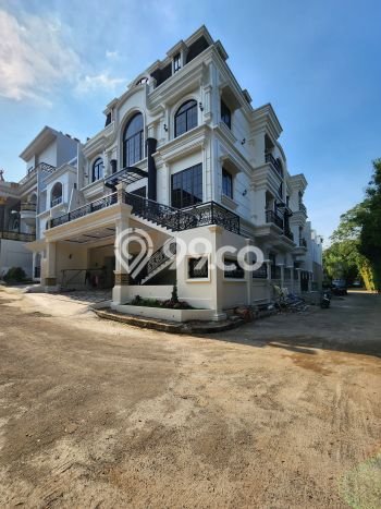 Ready to Use! Luxury House LT 385m2 Desain Modern di Cipete Ready to Use! Luxury House LT 385m2 Desain Modern di Cipete
