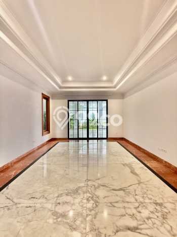 Hunian Mewah LB 1600m2 Siap Pakai Desain Elegan di Pondok Indah, Jakarta Selatan Hunian Mewah LB 1600m2 Siap Pakai Desain Elegan di Pondok Indah, Jakarta Selatan