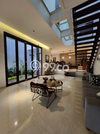 Rumah Luxury Modern Siap Huni di Veteran Jakarta Selatan Rumah Luxury Modern Siap Huni di Veteran Jakarta Selatan