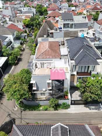 Rumah Mewah LB 310m2 Siap Pakai Desain Elegan di Pondok Indah, Jakarta Selatan Rumah Mewah LB 310m2 Siap Pakai Desain Elegan di Pondok Indah, Jakarta Selatan
