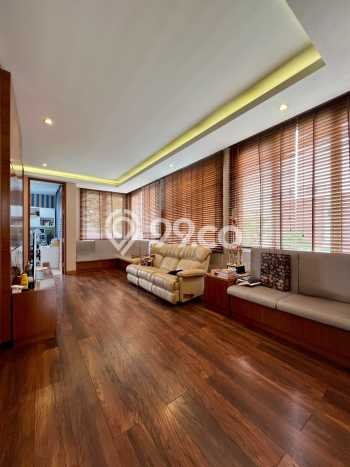Rumah Elit LB 600m2 Siap Pakai Desain Elegan di Kemang, Jakarta Selatan Rumah Elit LB 600m2 Siap Pakai Desain Elegan di Kemang, Jakarta Selatan