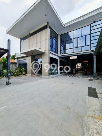 LOKASI STRATEGIS! Gudang Kawasan Kebayoran Lama, Luas 1000m2m², Pusat Komersial LOKASI STRATEGIS! Gudang Kawasan Kebayoran Lama, Luas 1000m2m², Pusat Komersial