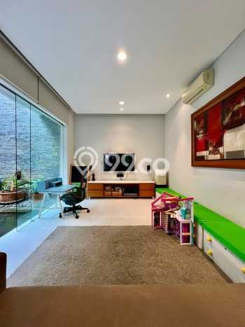 Rumah Luxury Modern Tanpa Renovasi di Gandaria Jakarta Selatan Rumah Luxury Modern Tanpa Renovasi di Gandaria Jakarta Selatan