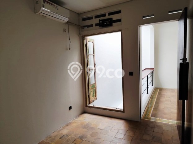 Rumah Modern Cantik 3 KT Siap Huni di Kebayoran Lama Rumah Modern Cantik 3 KT Siap Huni di Kebayoran Lama