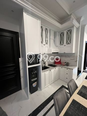 Rumah Luxury Modern Tanpa Renovasi di Pejaten Jakarta Selatan Rumah Luxury Modern Tanpa Renovasi di Pejaten Jakarta Selatan