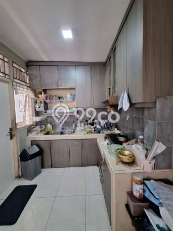 Siap Huni Rumah Mewah 4 Kamar di Kebayoran Lama Dekat ke Mana Pun Siap Huni Rumah Mewah 4 Kamar di Kebayoran Lama Dekat ke Mana Pun