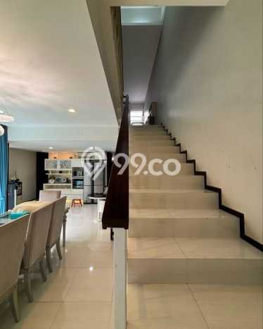 Dijual Rumah Mewah Elegan Dengan View Cantik di Veteran, Jakarta Selatan Dijual Rumah Mewah Elegan Dengan View Cantik di Veteran, Jakarta Selatan