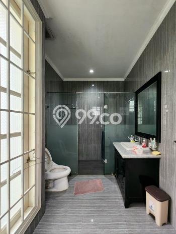 Siap Huni Rumah Mewah 6 Kamar di Kebayoran Lama Dekat ke Mana Saja Siap Huni Rumah Mewah 6 Kamar di Kebayoran Lama Dekat ke Mana Saja