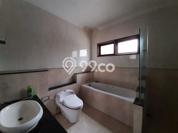 Rumah Elit Modern Tanpa Renovasi di Pondok Indah Jakarta Selatan Rumah Elit Modern Tanpa Renovasi di Pondok Indah Jakarta Selatan