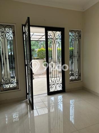 Rumah Luxury Modern Tanpa Renovasi di Pondok Indah Jakarta Selatan Rumah Luxury Modern Tanpa Renovasi di Pondok Indah Jakarta Selatan
