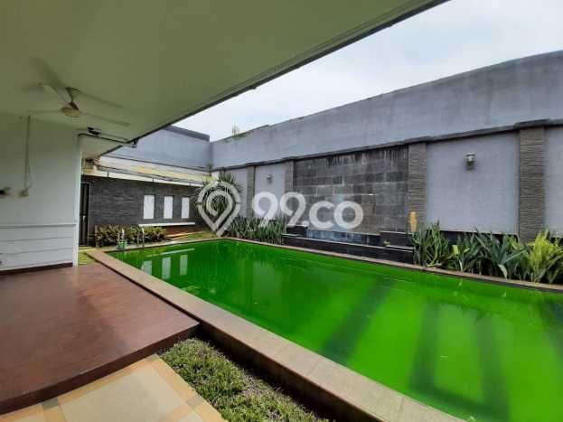 Rumah Elit Modern Tanpa Renovasi di Pondok Indah Jakarta Selatan Rumah Elit Modern Tanpa Renovasi di Pondok Indah Jakarta Selatan