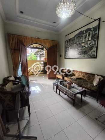 Rumah Modern 4 KT di Manyaran Semarang Semi Furnished Rumah Modern 4 KT di Manyaran Semarang Semi Furnished