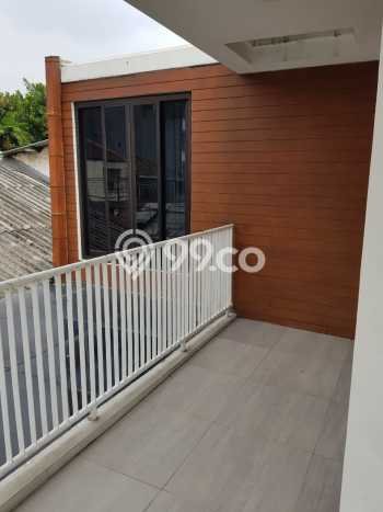 Ready to Use! Premium House LT 197m2 Desain Modern di Mangga Besar Ready to Use! Premium House LT 197m2 Desain Modern di Mangga Besar