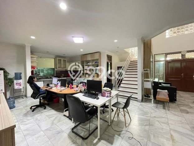 Rumah sewa siap pakai 4 Kamar Tidur di Green Garden, Jakarta Barat Rumah sewa siap pakai 4 Kamar Tidur di Green Garden, Jakarta Barat