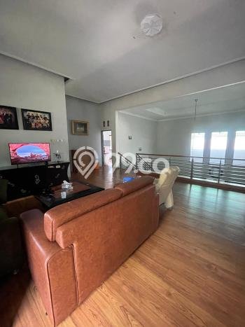 Rumah Luxury Modern Tanpa Renovasi di Buah Batu Bandung Rumah Luxury Modern Tanpa Renovasi di Buah Batu Bandung