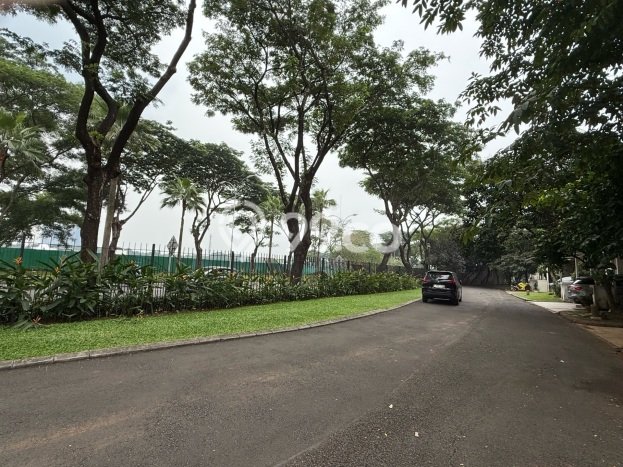 Dijual Rumah Luas Elegan Dengan View Cantik di Gading Serpong, Tangerang Dijual Rumah Luas Elegan Dengan View Cantik di Gading Serpong, Tangerang