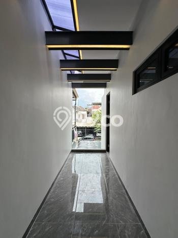 Dijual Rumah Luas Elegan Dengan View Cantik di Kota Wisata, Bogor Dijual Rumah Luas Elegan Dengan View Cantik di Kota Wisata, Bogor