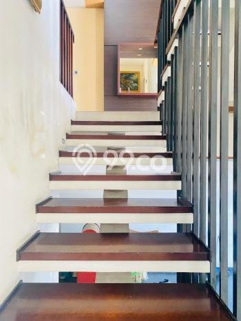 Ready to Use! Luxury House LT 240m2 Desain Elegan di Kota Wisata Ready to Use! Luxury House LT 240m2 Desain Elegan di Kota Wisata