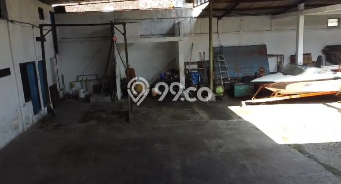 Area Ramai! Gudang Dijual di Pedurungan untuk Bisnis Luas Bangunan 400m2 Area Ramai! Gudang Dijual di Pedurungan untuk Bisnis Luas Bangunan 400m2