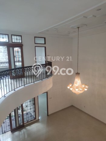 Disewakan Rumah Harga Terjangkau di Setra Duta Bandung dengan 3 Kamar Tidur Disewakan Rumah Harga Terjangkau di Setra Duta Bandung dengan 3 Kamar Tidur